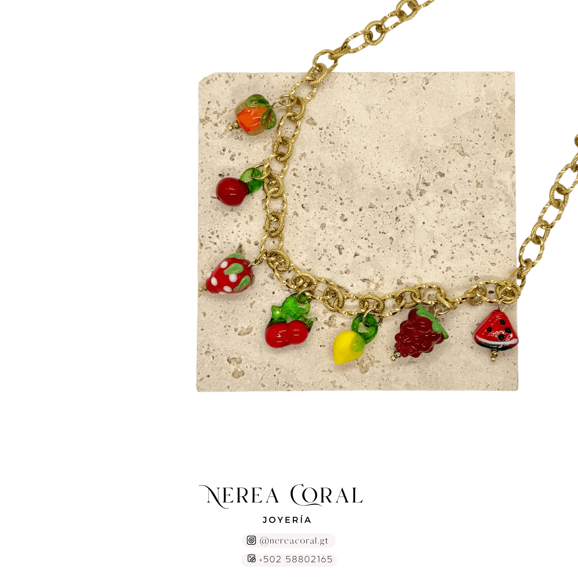 Collar frutas dorado