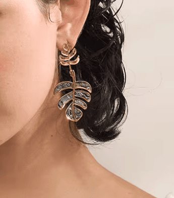 aretes colgantes de hoja dorada concha nacar acero inoxidable guatemala